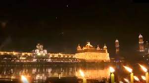 ਗੁਰਪੁਰਬ ਮੌਕੇ ਅਲੌਕਿਕ ਆਤਿਸ਼ਬਾਜ਼ੀ ਹੋਈ ਸਚਖੰਡ ਸ੍ਰੀ ਹਰਿਮੰਦਰ ਸਾਹਿਬ ਵਿਖੇ। 