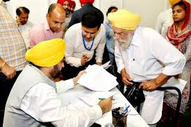 ਸੁਵਿਧਾ ਕੈਂਪਾਂ ’ਚ ‘ਭਗਵੰਤ ਮਾਨ ਸਰਕਾਰ, ਤੁਹਾਡੇ ਦਆਰ’ ਮੁਹਿੰਮ ਤਹਿਤ ਆਮ ਲੋਕਾਂ ਦੀਆਂ ਮੁਸ਼ਕਿਲਾਂ ਦਾ ਹੱਲ ਕੀਤਾ ਜਾ ਰਿਹਾ 