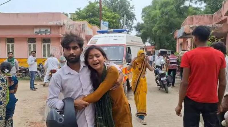 6 ਲੋਕ ਹਾਥਰਸ ਹਾਦਸੇ ਮਾਮਲੇ ''ਚ ਹੋਏ ਗ੍ਰਿਫਤਾਰ, ਮੁੱਖ ਆਰੋਪੀ ਸੇਵਾਦਾਰ ''ਤੇ 1 ਲੱਖ ਰੁਪਏ ਦਾ ਇਨਾਮ