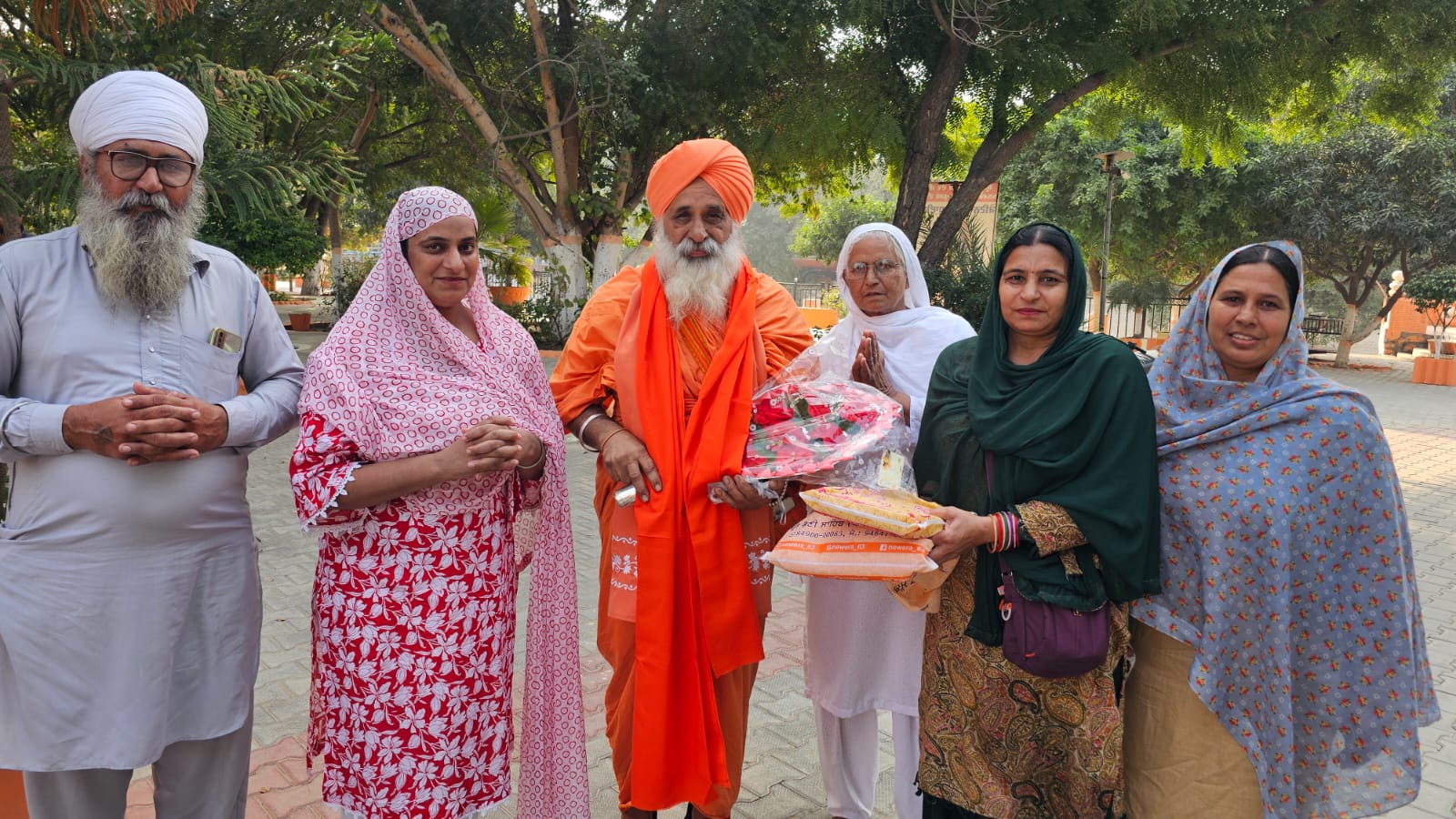 ਵਿਦੇਸ਼ ''ਚ ਪੱਕੇ ਹੋਣ ਦੀ ਚਾਹਤ ਨੇ ਔਰਤ ਨੂੰ ਫਸਾਇਆ, 12 ਸਾਲ ਬਾਅਦ ਸੰਤ ਸੀਚੇਵਾਲ ਨੇ ਕਰਵਾਈ ਘਰ ਵਾਪਸੀ