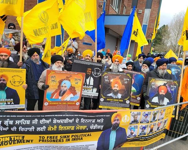 ਬੰਦੀ ਸਿੱਖਾਂ ਦੀ ਪੱਕੀ ਰਿਹਾਈ ਲਈ ਬਰਮਿੰਘਮ  ‘ਚ ਭਾਰਤੀ ਅੰਬੈਸੀ ਬਾਹਰ ਹੋਇਆ ਰੋਸ ਪ੍ਰਦਰਸ਼ਨ। 