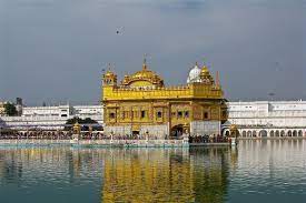 ਸ਼੍ਰੋਮਣੀ ਕਮੇਟੀ ਨੇ ਸੱਚਖੰਡ ਸ੍ਰੀ ਹਰਿਮੰਦਰ ਸਾਹਿਬ ''ਚ ਪਰਫਿਊਮ ਛਿੜਕਣ ''ਤੇ ਲਾਈ ਰੋਕ। 