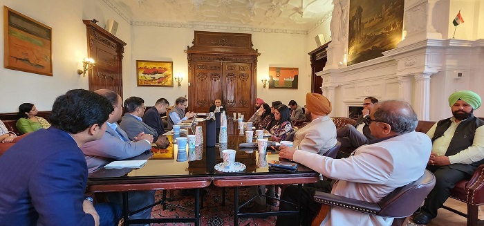 ਭਾਰਤੀ ਚੋਣ ਕਮਿਸ਼ਨਰ ਅਨੂਪ ਚੰਦਰਾ ਪਾਂਡੇ ਨਾਲ ਸਿੱਖਸ ਆਫ਼ ਅਮੈਰਿਕਾ ਦੇ ਵਫ਼ਦ ਨੇ ਕੀਤੀ ਮੁਲਾਕਾਤ। 