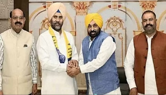 ਕਾਂਗਰਸ ਨੂੰ ਵੱਡਾ ਝਟਕਾ,MLA ਰਾਣਾ ਗੁਰਜੀਤ ਦੇ ਭਤੀਜੇ ਸਮਰਥਕਾਂ ਸਣੇ ‘ਆਪ’ ‘ਚ ਸ਼ਾਮਲ