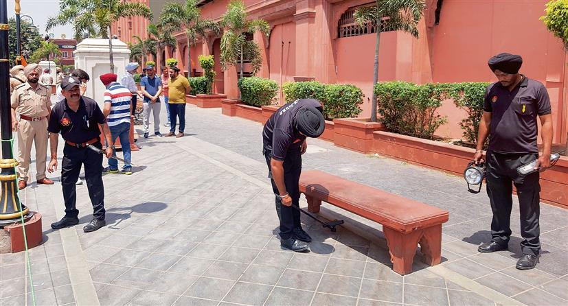 ਪੁਲਸ ਨੇ ਹੁਣ ਹਾਈਟੈੱਕ ਤਰੀਕੇ ਨਾਲ ਹੈਰੀਟੇਜ ਸਟਰੀਟ ’ਚ ਹੋਏ ਦੋ ਧਮਾਕਿਆਂ ਦੀ ਜਾਂਚ ਕੀਤੀ ਸ਼ੁਰੂ