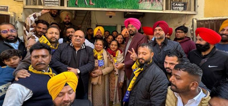''ਆਪ'' ਨੂੰ ਅੰਮ੍ਰਿਤਸਰ ਨਗਰ ਨਿਗਮ ''ਚ ਮਿਲੀ ਵੱਡੀ ਮਜ਼ਬੂਤੀ, ਦੋ ਆਜ਼ਾਦ ਕੌਂਸਲਰ ''ਆਪ'' ''ਚ ਸ਼ਾਮਲ ਹੋਏ