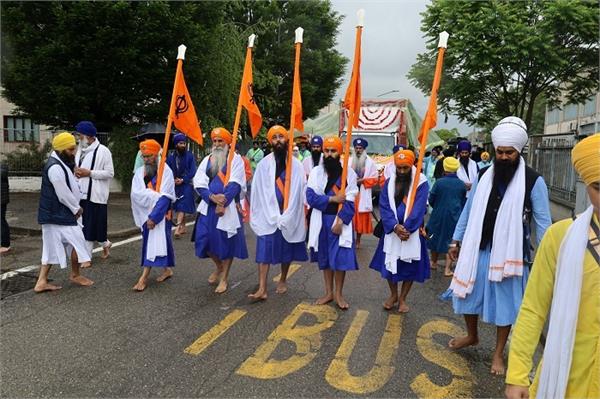 ਇਟਲੀ ''ਚ ਮੀਂਹ ਦੇ ਬਾਵਜੂਦ ਸੰਗਤਾਂ ਨੇ ਨਗਰ ਕੀਰਤਨ ''ਚ ਕੀਤੀ ਸ਼ਮੂਲੀਅਤ। 