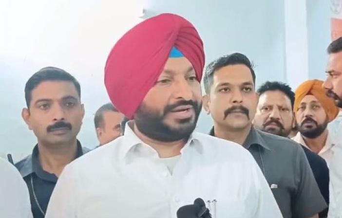  ਕੇਂਦਰੀ ਰਾਜ ਮੰਤਰੀ ਰਵਨੀਤ ਬਿੱਟੂ : ਚੰਡੀਗੜ੍ਹ ’ਚ ਹਰਿਆਣਾ ਨੂੰ ਨਹੀਂ ਦਿੱਤੀ ਕੋਈ ਜ਼ਮੀਨ, ਨਾ ਹਰਿਆਣਾ ਨੇ ਕੋਈ ਪੈਸਾ ਦਿੱਤਾ