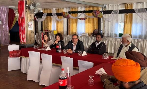 ਇਟਲੀ ''ਚ ਮੇਅਰ ਅਨਤੋਨੀਓ ਤੈਰਾ ਨੇ ਕਮੂਨੇ ਦੀਆਂ ਚੋਣਾਂ ਸੰਬੰਧੀ ਭਾਰਤੀ ਭਾਈਚਾਰੇ ਨਾਲ ਕੀਤੀ ਗਈ ਵਿਸ਼ੇਸ਼ ਮੀਟਿੰਗ। 