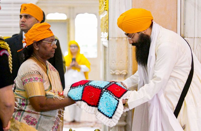 ਰਾਸ਼ਟਰਪਤੀ ਦ੍ਰੌਪਦੀ ਮੁਰਮੂ ਤਖ਼ਤ ਸ੍ਰੀ ਹਰਿਮੰਦਰ ਜੀ, ਪਟਨਾ ਸਾਹਿਬ ਵਿਖੇ ਨਤਮਸਤਕ ਹੋਏ। 