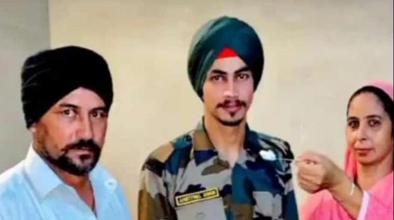 ਸਾਬਕਾ ਰਾਜਪਾਲ ਨੇ ਮਾਨਸਾ ਦੇ ਸ਼ਹੀਦ ਜਵਾਨ ਨੂੰ ਫੌਜੀ ਸਨਮਾਨ ਨਾ ਮਿਲਣ ''ਤੇ ਉਠਾਇਆ ਸਵਾਲ ਤੇ ਕੀਤਾ ਟਵੀਟ।