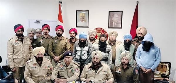 ਪੁਲਸ ਨੇ ਟਰੱਕ ''ਚ ਲੁਕੋ ਕੇ 63 ਕਿਲੋ ਅਫ਼ੀਮ ਲਿਆ ਰਹੇ 4 ਤਸਕਰ ਕੀਤੇ ਗ੍ਰਿਫ਼ਤਾਰ