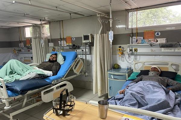 ਗੁਰਪੁਰਬ ''ਤੇ ਨਿਸ਼ਾਨ ਸਾਹਿਬ ਚੜ੍ਹਾਉਂਦਿਆਂ 100 ਫੁੱਟ ਉੱਚਾਈ ''ਤੇ ਵਾਪਰਿਆ ਭਾਣਾ, ਸੰਗਤਾਂ ''ਚ ਪਈ ਘਬਰਾਹਟ। 
