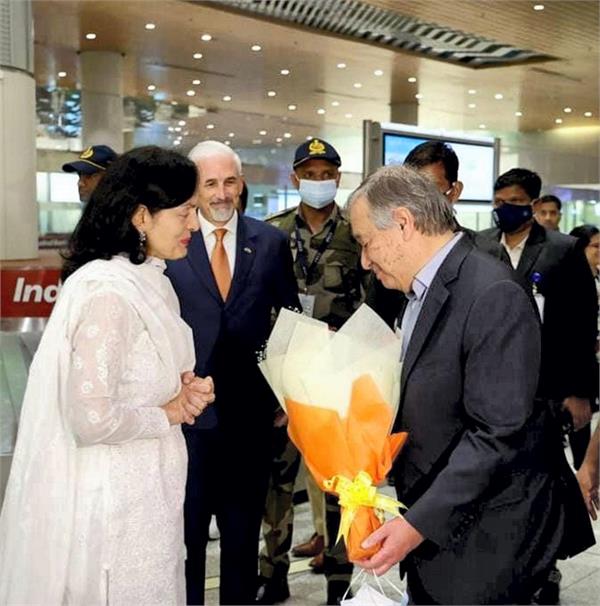  UN ਦੇ ਸਕੱਤਰ ਜਨਰਲ ਭਾਰਤ ਦੇ 3 ਦਿਨਾਂ ਦੌਰੇ ''ਤੇ ਮੁੰਬਈ ਪਹੁੰਚੇ, 26/11 ਹਮਲੇ ਦੇ ਪੀੜਤਾਂ ਨੂੰ ਸ਼ਰਧਾਂਜਲੀ ਦੇਣਗੇ। 