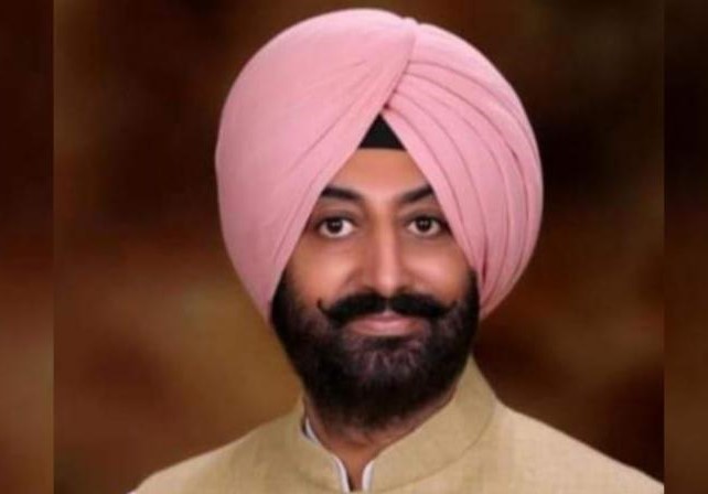 ਅਕਾਲੀ ਦਲ ''ਚੋਂ ਰਵੀਕਰਨ ਸਿੰਘ ਕਾਹਲੋਂ ਨੂੰ ਕੀਤਾ ਗਿਆ ਬਰਖ਼ਾਸਤ;ਲੱਗੇ ਪਾਰਟੀ ਵਿਰੋਧੀ ਗਤੀਵਿਧੀਆਂ ਦੇ ਇਲਜ਼ਾਮ