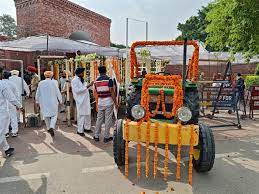   ਪ੍ਰਕਾਸ਼ ਸਿੰਘ ਬਾਦਲ ਦੀ ਅੰਤਿਮ ਵਿਦਾਈ ਹੋਵੇਗੀ ਇਸ ਟਰੈਕਟਰ-ਟਰਾਲੀ ''ਚ। 