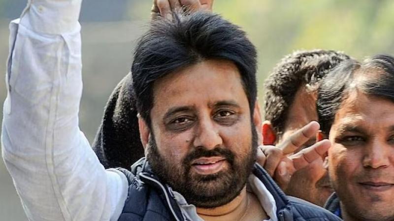 ਮਨੀ ਲਾਂਡਰਿੰਗ ਮਾਮਲੇ ''ਚ  AAP ਵਿਧਾਇਕ ਅਮਾਨਤੁੱਲਾ ਖਾਨ ਦੇ ਟਿਕਾਣਿਆਂ ’ਤੇ ਪਈ  ED ਦੀ ਛਾਪੇਮਾਰੀ। 