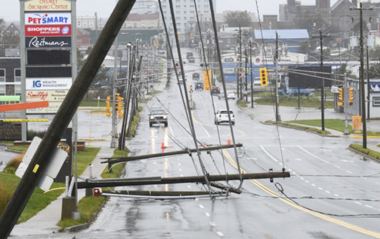 ਕੈਨੇਡਾ ''ਚ ਤੂਫ਼ਾਨ ਤੋਂ ਬਾਅਦ ਬਿਜਲੀ ਸਪਲਾਈ ਬਹਾਲ ਕਰਨ ਲਈ ਕੋਸ਼ਿਸ਼ ਜਾਰੀ,ਲੱਗ ਸਕਦੇ ਨੇ ਕੁੱਜ ਦਿਨ। 