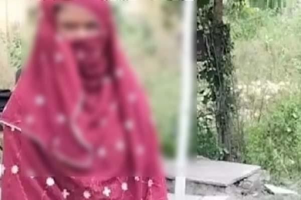 ਪਤੀ ਅਤੇ 5 ਬੱਚਿਆਂ ਨੂੰ ਛੱਡ ਪਿਆਰ ''ਚ ਪਈ ਔਰਤ ਨੇ ਪ੍ਰੇਮੀ ਨਾਲ ਕਰਵਾਇਆ ਨਿਕਾਹ।