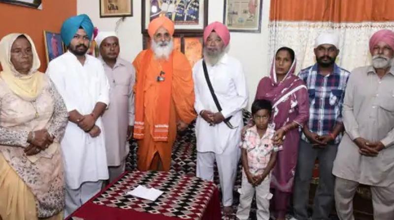 ਲੇਬਨਾਨ ਤੋਂ 24 ਸਾਲਾਂ ਬਾਅਦ ਵਿਅਕਤੀ ਪੰਜਾਬ ਪਰਤਿਆ 
