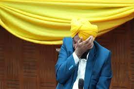 CM ਮਾਨ ਵਿਆਹ ਵਾਲੇ ਮੁੰਡੇ ਦੀ ਗੱਲ ਸੁਣ ਹੋਏ ਭਾਵੁਕ ,ਫੋਟੋ ਖਿਚਵਾਈ ਨੌਕਰੀ ਲੈਣ ਆਈ ਕੁੜੀ ਨਾਲ 