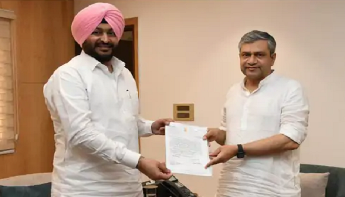 ਰੇਲ ਮੰਤਰੀ ਅਸ਼ਵਨੀ ਵੈਸ਼ਣਵ ਨੂੰ ਸਾਂਸਦ ਬਿੱਟੂ ਨੇ ਭੇਜਿਆ ਪ੍ਰਸਤਾਵ, ਲਿਖਿਆ-‘ਲੁਧਿਆਣਾ-ਖੰਨਾ ਤੇ ਜਗਰਾਓਂ ‘ਚ ਸ਼ੁਰੂ ਹੋਣ AC ਟ੍ਰੇਨਾਂ’