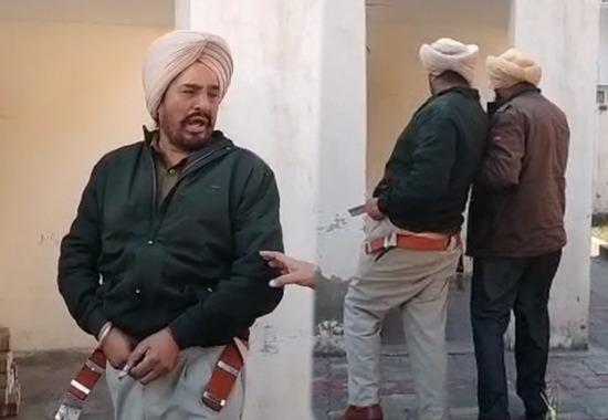ਸ਼ਰਾਬ ਪੀ ਕੇ ਹਾਈਵੋਲਟੇਜ ਡਰਾਮਾ ਕਰਨ ਵਾਲੇ ਥਾਣੇਦਾਰ ਦੀ ਵੀਡੀਓ ਵਾਇਰਲ, ਪੁਲਿਸ ਵਿਭਾਗ ਵੱਲੋਂ ਵੱਡੀ ਕਾਰਵਾਈ - ਕੀਤਾ ਸਸਪੈਂਡ