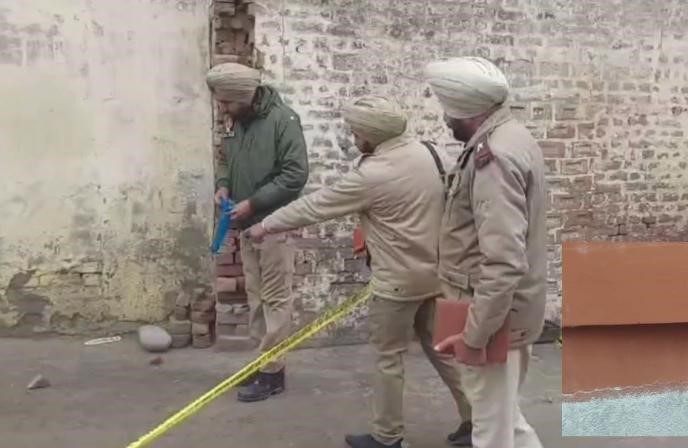 ਕਿਸਾਨ ਦੇ ਘਰ ''ਤੇ ਫ਼ਤਿਹਗੜ੍ਹ ਸਾਹਿਬ ’ਚ ਅੰਨ੍ਹੇਵਾਹ ਹੋਈ ਗੋਲੀਬਾਰੀ, ਹਮਲਾਵਰ ਗੇਟ ’ਤੇ ਮਠਿਆਈ ਦਾ ਡੱਬਾ ਰੱਖ ਕੇ ਹੋਏ ਫਰਾਰ