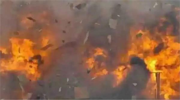 ਕੈਨੇਡਾ ''ਚ ਇਕ ਰਿਫਾਇਨਰੀ ''ਚ ਧਮਾਕਾ ਹੋਣ ਨਾਲ 8 ਕਰਮਚਾਰੀ ਜ਼ਖ਼ਮੀ ਹੋਏ। 