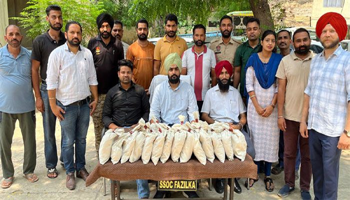 ਫਾਜ਼ਿਲਕਾ ਤੋਂ ਪੰਜਾਬ ਪੁਲਿਸ ਨੇ 20 ਕਿਲੋ ਹੈਰੋਇਨ ਕੀਤੀ ਬਰਾਮਦ, 2 ਕਾਬੂ
