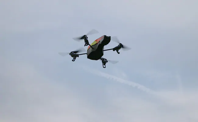 ਭਾਰਤੀ ਸਰਹੱਦ ‘ਤੇ ਫਿਰ ਦਿਖਿਆ ਪਾਕਿਸਤਾਨੀ ਡਰੋਨ, BSF ਨੇ 28 ਰਾਊਂਡ ਫ਼ਾਇਰ ਕਰ ਡਰੋਨ ਨੂੰ ਭੇਜਿਆ ਵਾਪਸ