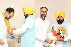 ਅਕਾਲੀ ਦਲ ਦੇ ਸੀਨੀਅਰ ਆਗੂ ਪਵਨ ਕੁਮਾਰ ਟੀਨੂੰ ''ਆਪ'' ''ਚ ਸ਼ਾਮਲ ਹੋਏ 