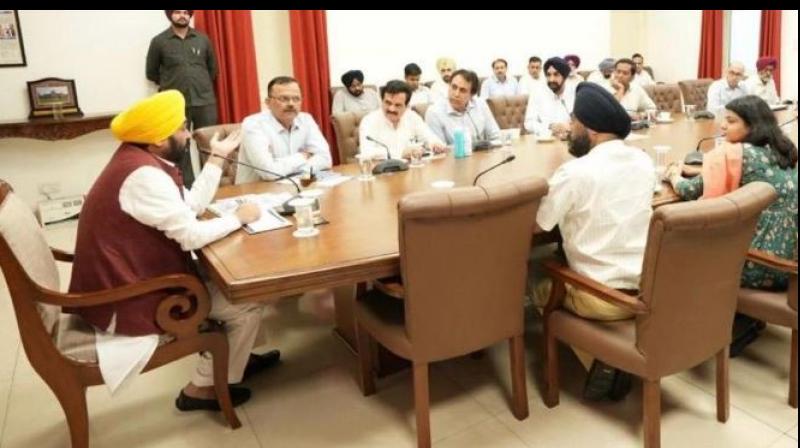 CM ਭਗਵੰਤ ਮਾਨ ਨਾਲ ਨੈਬੁਲਾ ਗਰੁੱਪ ਦੇ ਚੇਅਰਮੈਨ ਰਮਨ ਖੱਟੜਾ ਵਲੋਂ ਕੀਤੀ ਗਈ ਮੁਲਾਕਾਤ
