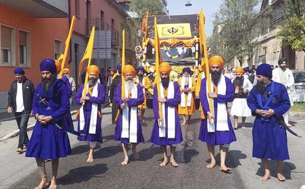  ਇਟਲੀ ਦਾ ਸ਼ਹਿਰ ਕਰੇਮੋਨਾ ''ਬੋਲੇ ਸੋ ਨਿਹਾਲ'' ਦੇ ਜੈਕਾਰਿਆਂ ਨਾਲ ਗੂੰਜ ਉਠਿਆ।