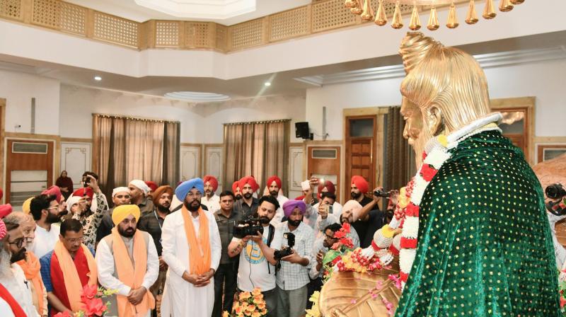 ਭਗਵਾਨ ਸ੍ਰੀ ਵਾਲਮੀਕਿ ਤੀਰਥ ਅਸਥਾਨ ਵਿਖੇ ਮੁੱਖ ਮੰਤਰੀ ਭਗਵੰਤ ਮਾਨ ਤੇ ਅਰਵਿੰਦ ਕੇਜਰੀਵਾਲ ਨੇ ਟੇਕਿਆ ਮੱਥਾ