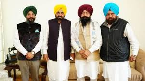 ਜਲੰਧਰ ''ਚ ਭਾਜਪਾ ਨੂੰ ਝਟਕਾ, ਸਾਬਕਾ ਸੀਨੀਅਰ ਡਿਪਟੀ ਮੇਅਰ ਕਮਲਜੀਤ ਭਾਟੀਆ ''ਆਪ'' ''ਚ ਹੋਏ ਸ਼ਾਮਲ