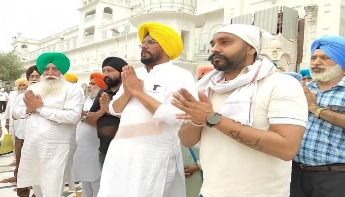 ਸੱਚਖੰਡ ਸ੍ਰੀ ਹਰਿਮੰਦਰ ਸਾਹਿਬ ਵਿਖੇ ਨਤਮਸਤਕ ਹੋਏ ਕੈਬਨਿਟ ਮੰਤਰੀ ਕੁਲਦੀਪ ਧਾਲੀਵਾਲ