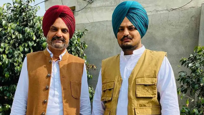 ਸਿਆਸਤ ‘ਚ ਸਿੱਧੂ ਮੂਸੇਵਾਲਾ ਦੇ ਪਿਤਾ ''ਬਲਕੌਰ ਸਿੰਘ'' ਦੀ ਹੋ ਸਕਦੀ ਹੈ ਐਂਟਰੀ: ਕਾਂਗਰਸ ਵਲੋਂ ਬਠਿੰਡਾ ਸੀਟ ਤੋਂ ਲੜ ਸਕਦੇ ਨੇ ਲੋਕ ਸਭਾ ਚੋਣ