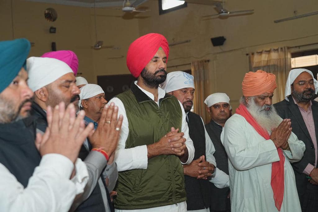 ਪੰਜਾਬ ਕਾਂਗਰਸ ਪ੍ਰਧਾਨ ਰਾਜਾ ਵੜਿੰਗ ਪਹੁੰਚੇ ਡੇਰਾ ਸੱਚਖੰਡ ਬੱਲਾਂ 