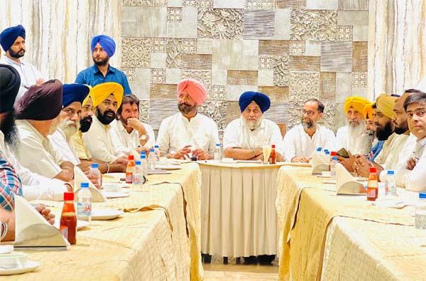 CM ਭਗਵੰਤ ਮਾਨ ''ਤੇ ਸੁਖਬੀਰ ਬਾਦਲ ਦਾ ਨਿਸ਼ਾਨਾ, ਕਿਹਾ-‘ਆਪ’ ਸਰਕਾਰ ਪੰਜਾਬ ਦੇ ਇਤਿਹਾਸ ’ਚ ਸਭ ਤੋਂ ਭ੍ਰਿਸ਼ਟ