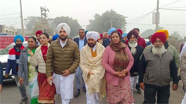 ਮੋਰਿੰਡਾ ਤੋਂ ਸ੍ਰੀ ਚਮਕੌਰ ਸਾਹਿਬ ਤਕ ਸਾਬਕ‍ਾ CM ਚਰਨਜੀਤ ਸਿੰਘ ਚੰਨੀ ਨੇ ਪੈਦਲ ਯਾਤਰਾ ਸ਼ੁਰੂ ਕੀਤੀ। 