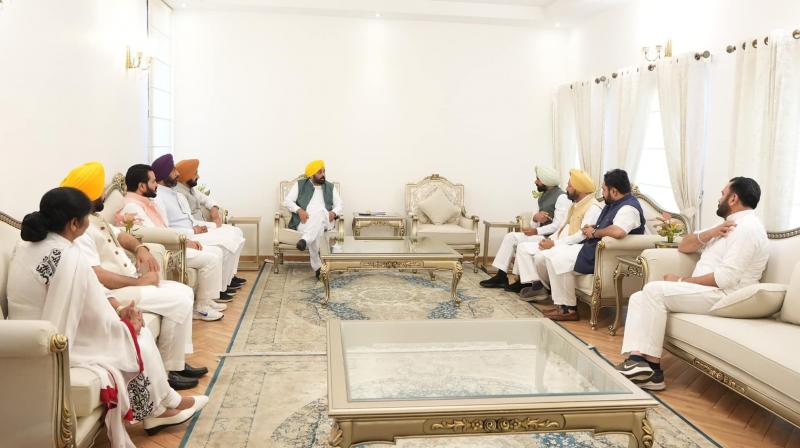 ਲੋਕ ਸਭਾ ਚੋਣਾਂ ਤੋਂ ਪਹਿਲਾਂ ਸ੍ਰੀ ਫਤਿਹਗੜ੍ਹ ਸਾਹਿਬ ਹਲਕੇ ਨੂੰ ਲੈ ਕੇ CM ਮਾਨ ਨੇ ਕੀਤੀ ਅਹਿਮ ਮੀਟਿੰਗ