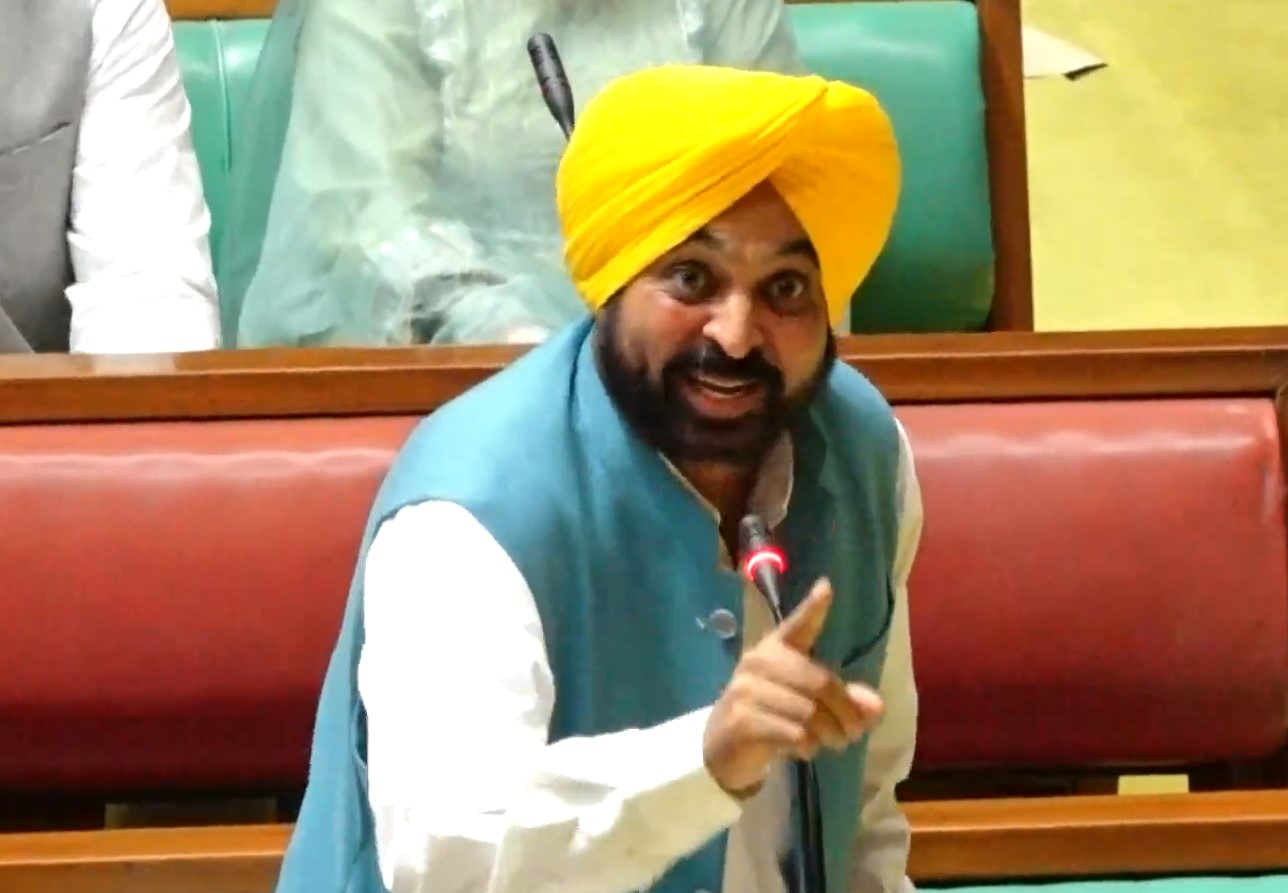 CM ਮਾਨ ਤੇ ਬਾਜਵਾ ਵਿਚਾਲੇ ਵਿਧਾਨ ਸਭਾ ‘ਚ ਛਿੜੀ ਬਹਿਸ, CM ਨੇ ਕਿਹਾ- ਪੰਜਾਬ ਦਾ ਇੱਕ ਵੀ ਪੈਸਾ ਖਾਣ ਵਾਲੇ ਤੋਂ ਲਿਆ ਜਾਏਗਾ ਪੂਰਾ ਹਿਸਾਬ 