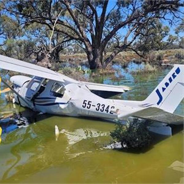 ਹਵਾਈ ਜਹਾਜ਼ ਕਰੈਸ਼ ਹੋਇਆ ਨਿਊ ਸਾਊਥ ਵੇਲਜ ਦੇ ਦੱਖਣੀ ਪੱਛਮੀ ਇਲਾਕੇ ਵਿੱਚ। 