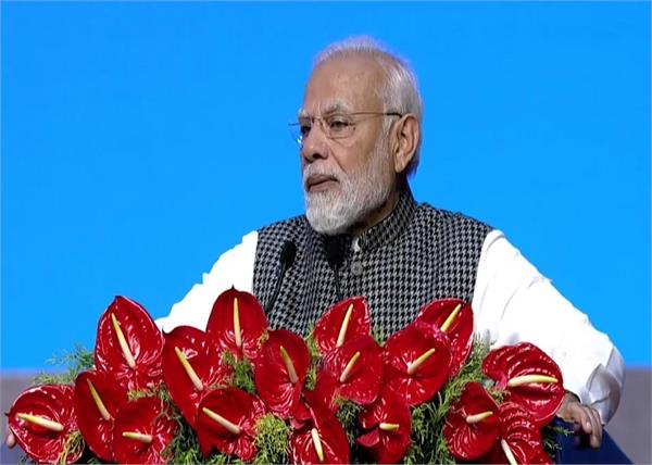 PM ਮੋਦੀ  ਪ੍ਰਵਾਸੀ ਭਾਰਤੀ ਦਿਵਸ ਸੰਮੇਲਨ ''ਚ ਬੋਲੇ- ਵੈਸ਼ਵਿਕ ਮੰਚ ''ਤੇ ਸੁਣੀ ਜਾ ਰਹੀ ਹੈ ਭਾਰਤ ਦੀ ਆਵਾਜ਼। 