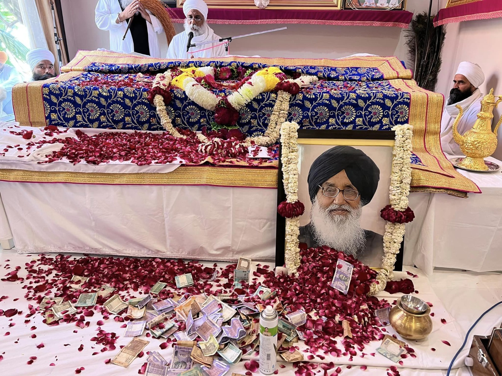 ਸ. ਪ੍ਰਕਾਸ਼ ਸਿੰਘ ਬਾਦਲ ਦੀ ਜੱਦੀ ਪਿੰਡ ਬਾਦਲ ਵਿਖੇ ਹੋਈ ਅੰਤਿਮ ਅਰਦਾਸ, ਅਮਿਤ ਸ਼ਾਹ ਸਣੇ ਪੁੱਜੇ ਕਈ ਸਿਆਸੀ ਆਗੂ। 