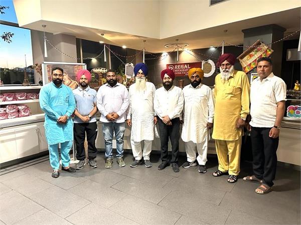 ਇਟਲੀ ਪੁੱਜਣ ''ਤੇ ਸ਼੍ਰੋਮਣੀ ਕਮੇਟੀ ਦੇ ਮੈਂਬਰ ਜਥੇਦਾਰ ਜਰਨੈਲ ਸਿੰਘ ਡੋਗਰਾਂਵਾਲਾ ਦਾ ਹੋਇਆ ਨਿੱਘਾ ਸਵਾਗਤ। 