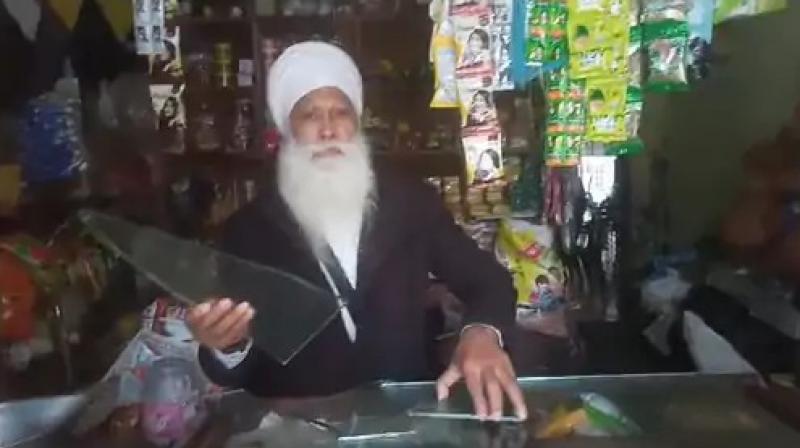 ਅੰਮ੍ਰਿਤਧਾਰੀ ਸਿੱਖ ਦੀ ਉਤਾਰੀ ਪੱਗ ਨਾਲੇ 15 ਨੌਜਵਾਨਾਂ ਨੇ ਕੀਤੀ ਦੁਕਾਨ ਦੀ ਭੰਨਤੋੜ 