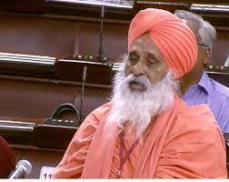  ਵੈਂਕਈਆ ਨਾਇਡੂ ਨੇ ਵਿਦਾਇਗੀ ਸਮੇਂ ਸੰਤ ਸੀਚੇਵਾਲ ਨੂੰ ਦਿੱਤਾ ਸ਼ਾਨਦਾਰ ਤੋਹਫ਼ਾ। 