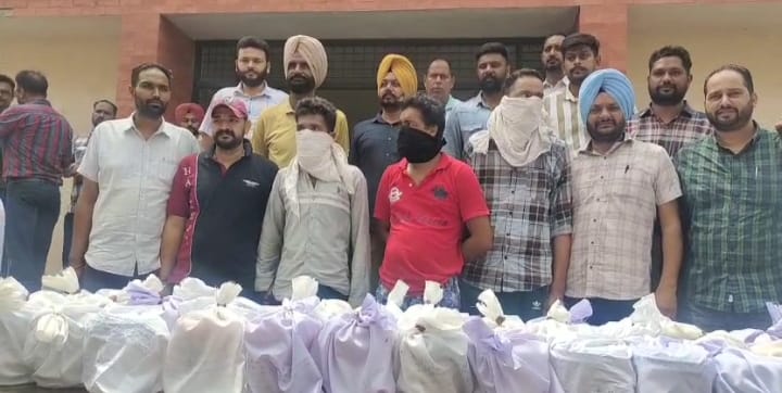 ਕੌਮਾਂਤਰੀ ਸਰਹੱਦ ਨੇੜੇ ਪੰਜਾਬ ਪੁਲਿਸ ਨੇ 3 ਤਸਕਰ ਕੀਤੇ ਕਾਬੂ: ਬਰਾਮਦ ਹੋਈ 41 ਕਿਲੋ ਹੈਰੋਇਨ